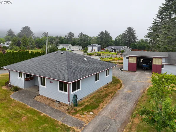15599 Pedrioli Dr, Brookings, OR 97415