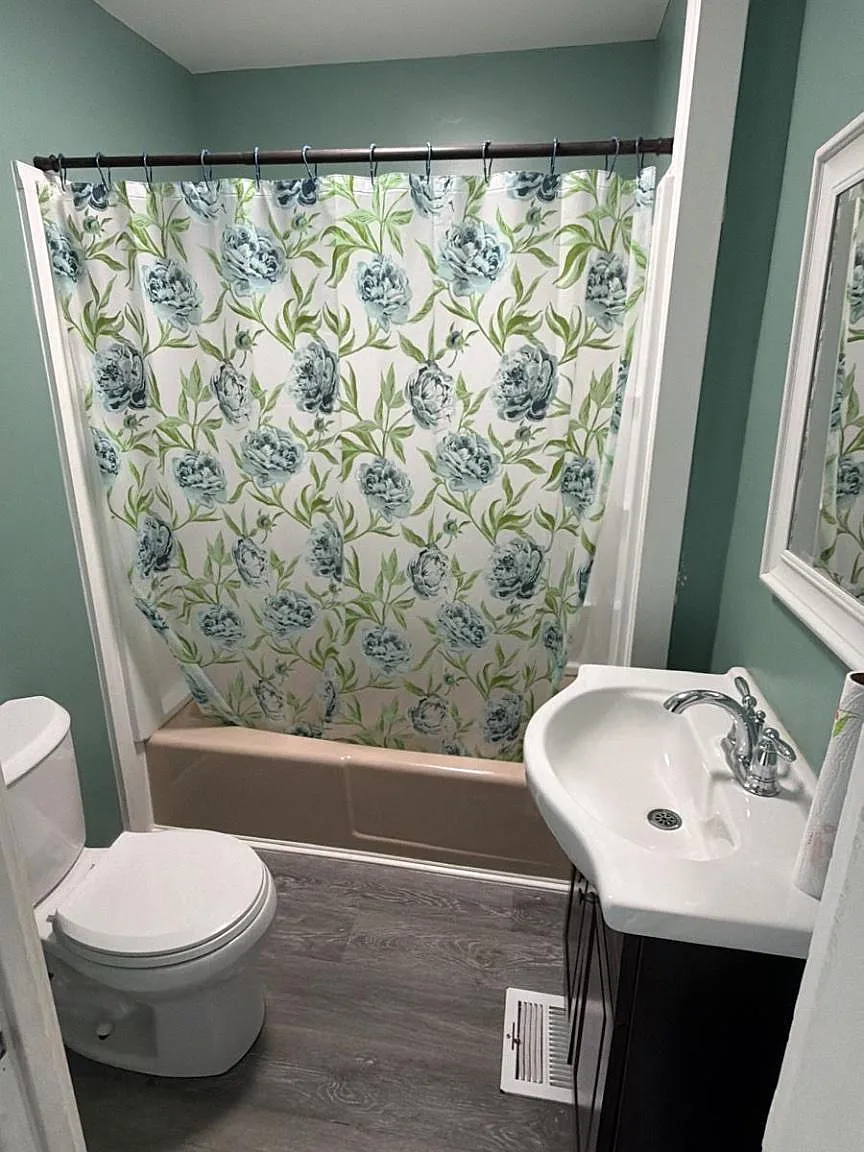 3 bed, 1.0 bath, 1120 sqft, $2,150 — Photo 3