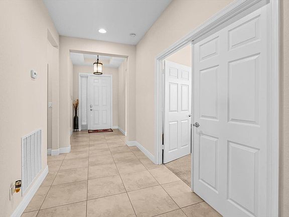 5th image of 1114 NW Demedici Rd Road