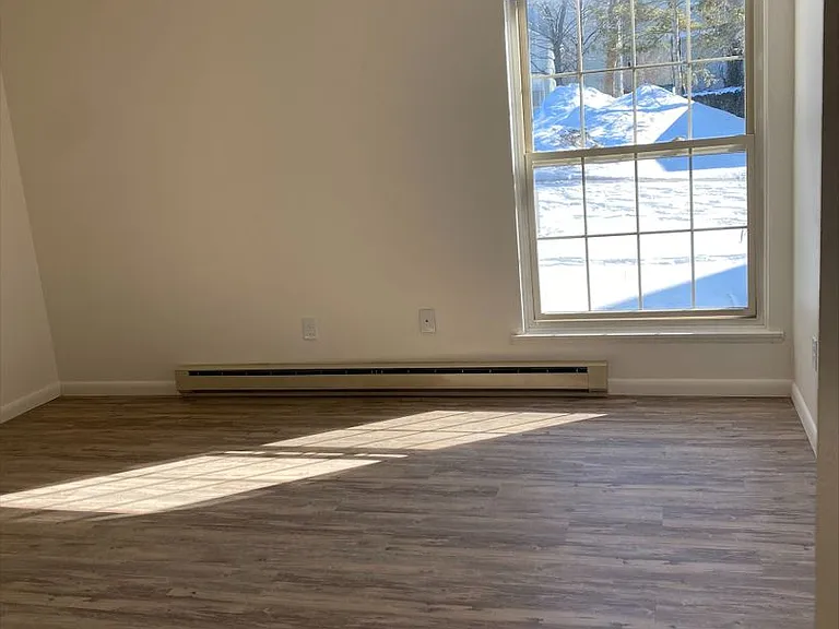 University Park Apartments near Cornell University — Photo 114