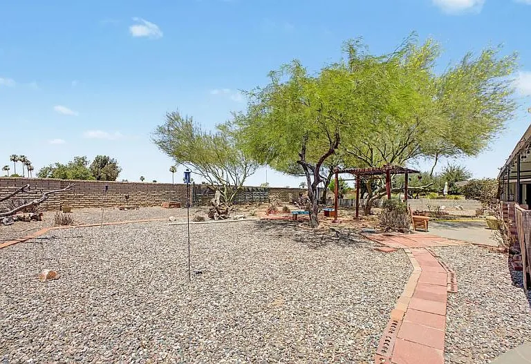 14044 N Lakeforest Dr — Photo 20
