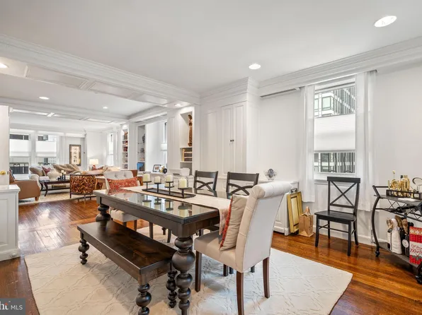 1901 Walnut St APT 8C, Philadelphia, PA 19103