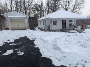 2 Quannacut Rd, Shawangunk, NY 12566