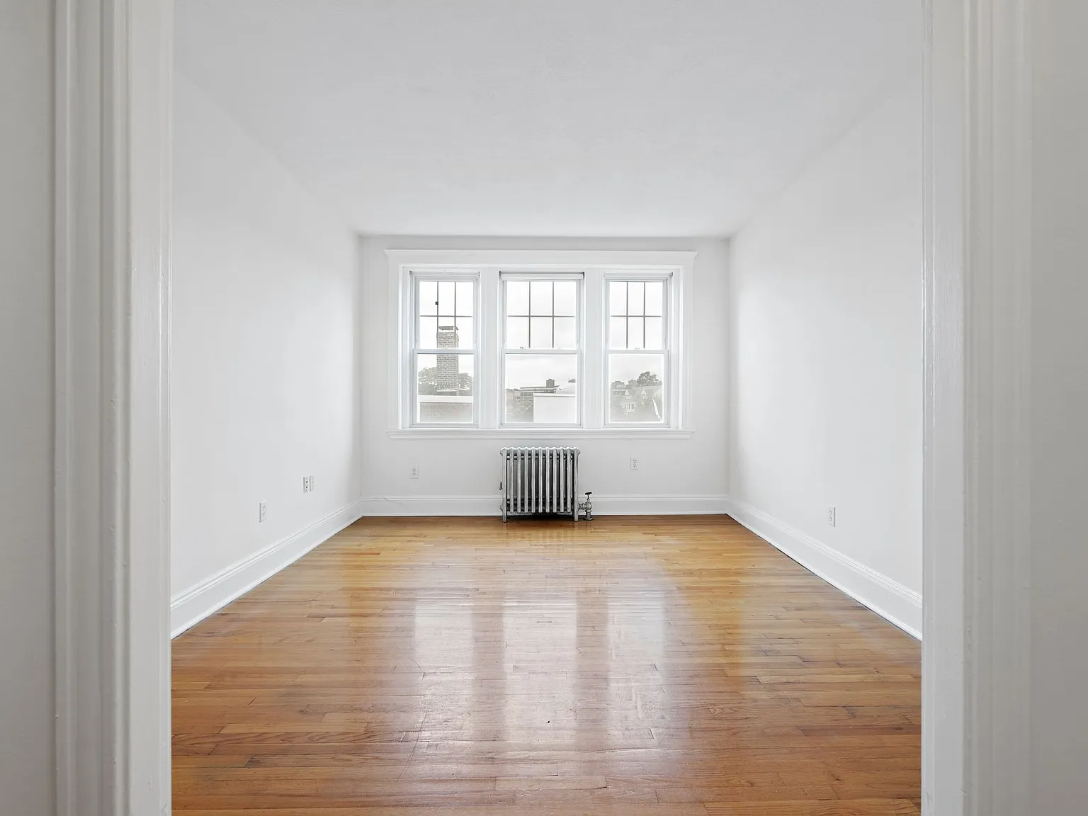 Selkirk Place Apartments — Photo 1