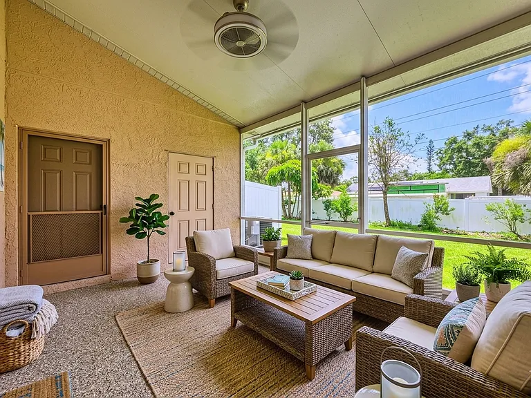3934 Yellowstone Cir — Photo 5