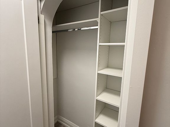 2nd image of 464 Spadina Rd #24