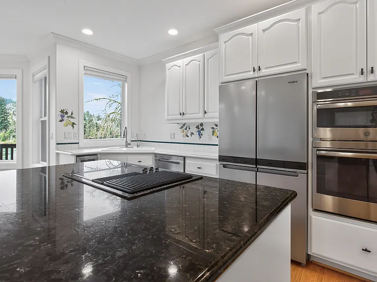 1645 SE Oak Shore Ln #1 — Photo 14
