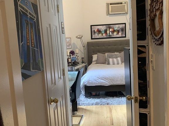 4th image of 14 W 76th St APT 3RE