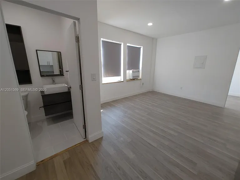 1629 SW 6th St #11 — Photo 21