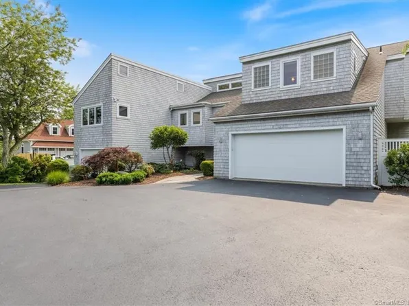 50 Niantic River Road, Waterford, CT 06385