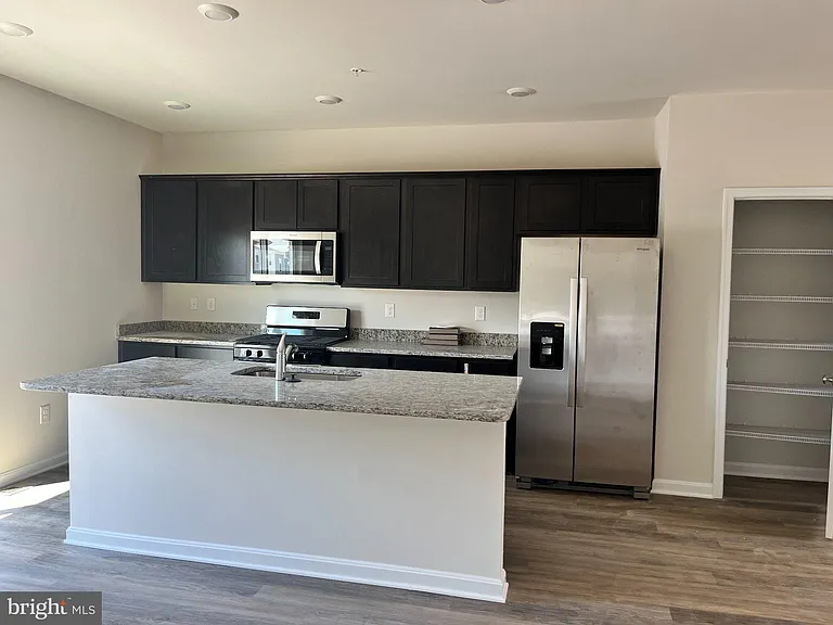 1930 Fauna Dr — Photo 5