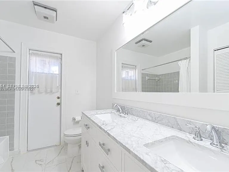 9612 SW 117th Ave #0 — Photo 5