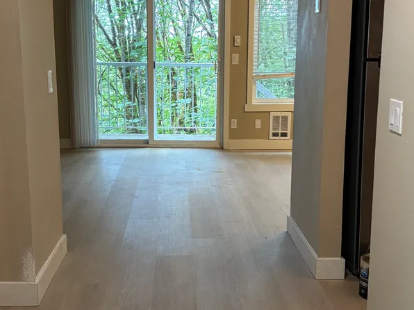 15240 SE 43rd St, Bellevue, WA