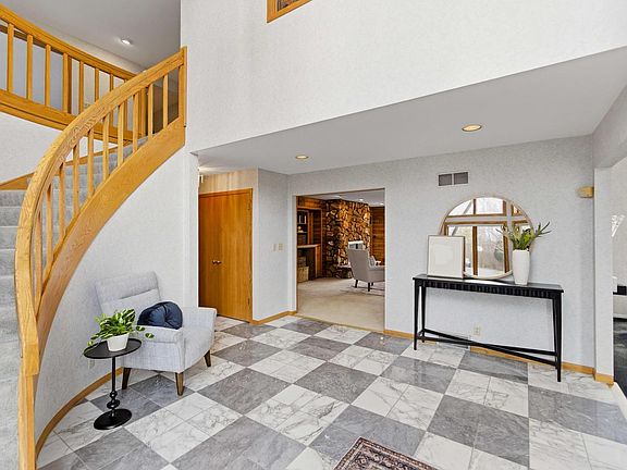 3rd image of 301 West Ravine Baye ROAD