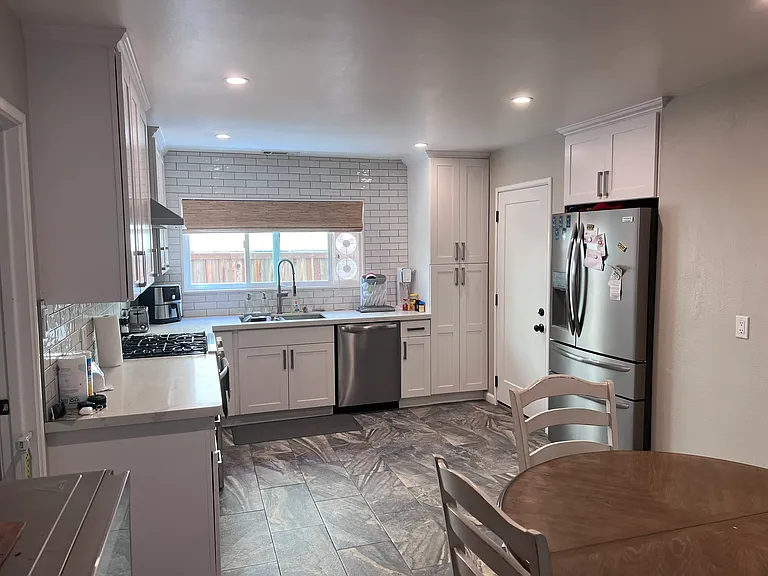 1423 El Capitan Way — Photo 5