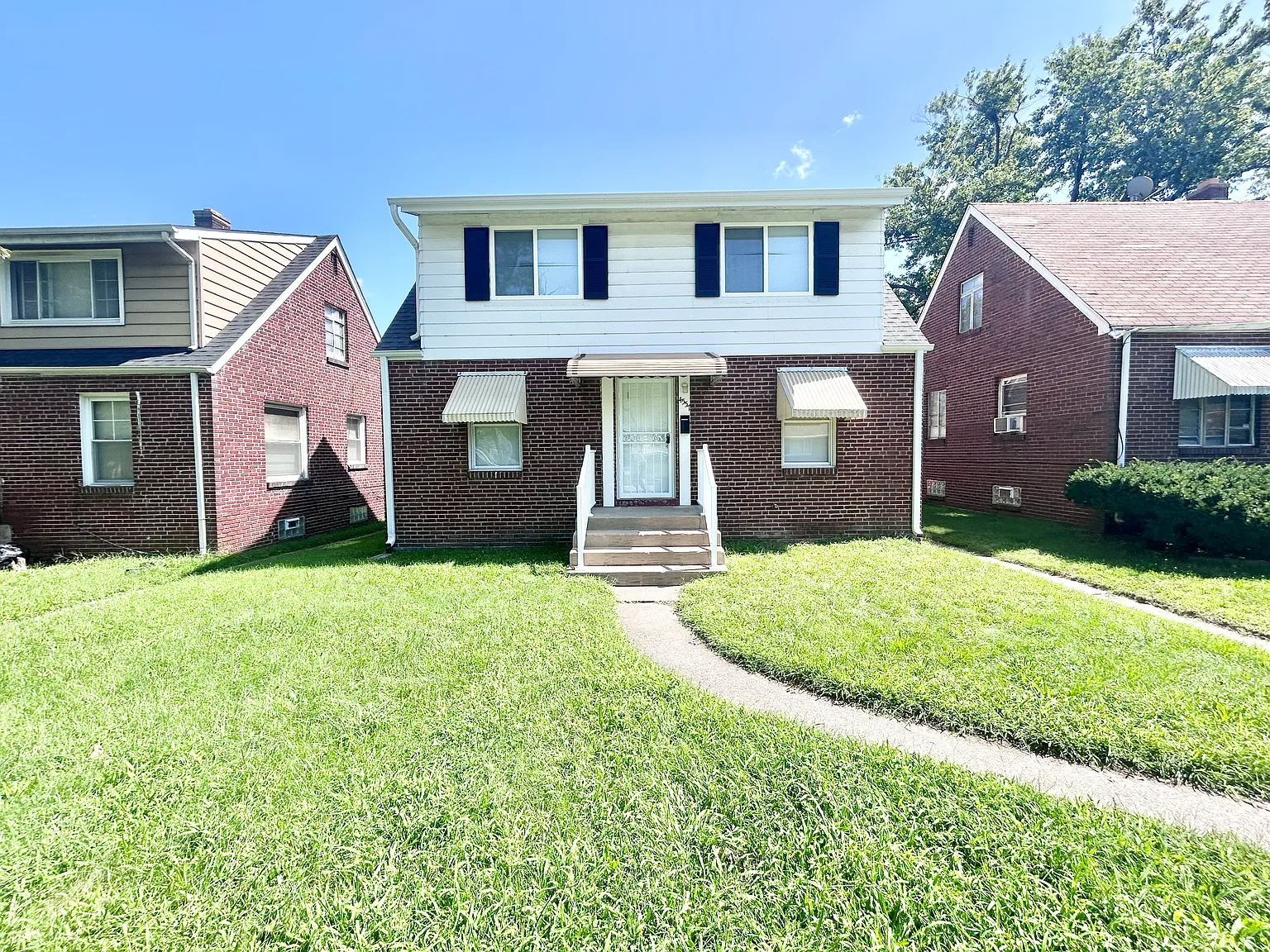 4 bed, 1440 sqft, $1,800 — Photo 2