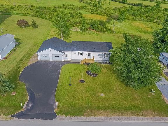 4th image of 36822 Sprucedale Dr
