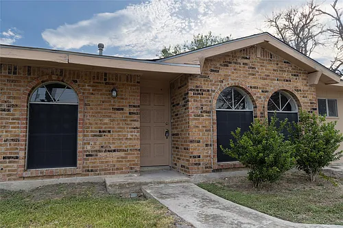 1430 N State Highway 46 Photo 1