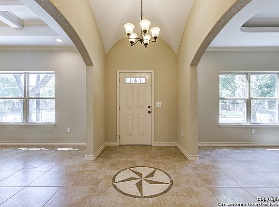 3rd image of 1003 Clovis Pl