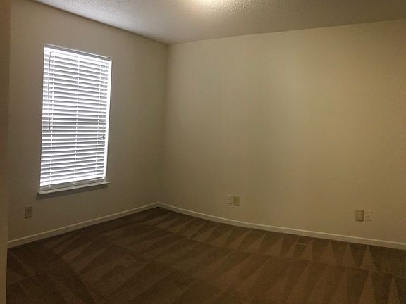 4th image of 3414 Summer Breeze Ln