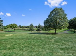 220 Boulder Dr, Lake In The Hills, IL 60156