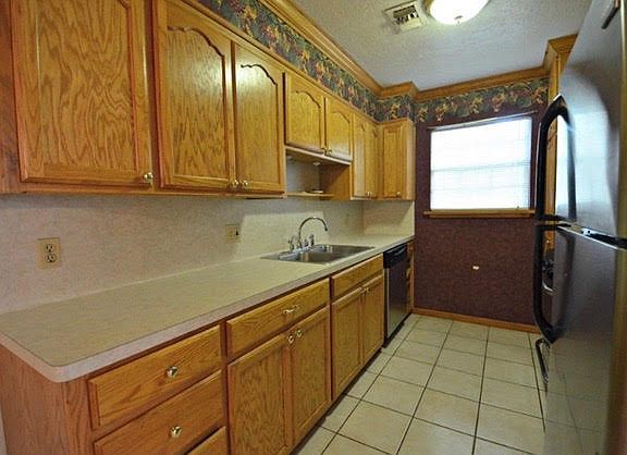 4th image of 203 N 34th St