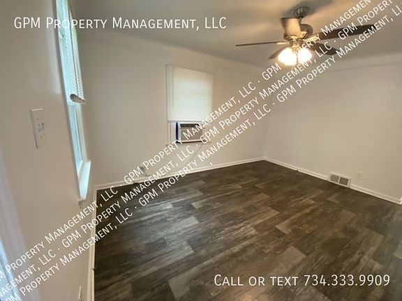3rd image of 2181 Morris Ave