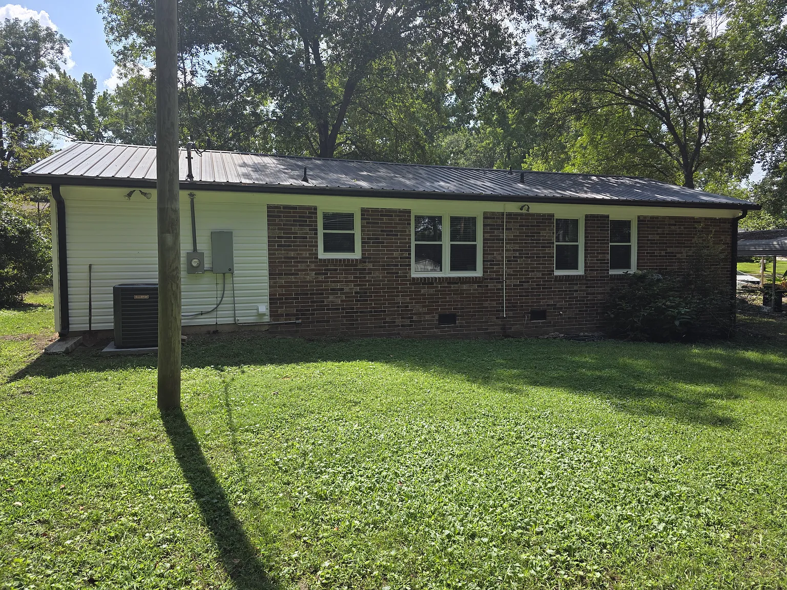 3 bed, 1300 sqft, $1,950 — Photo 4