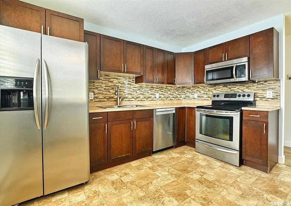 1st image of UNIT 11-2121 Rae STREET