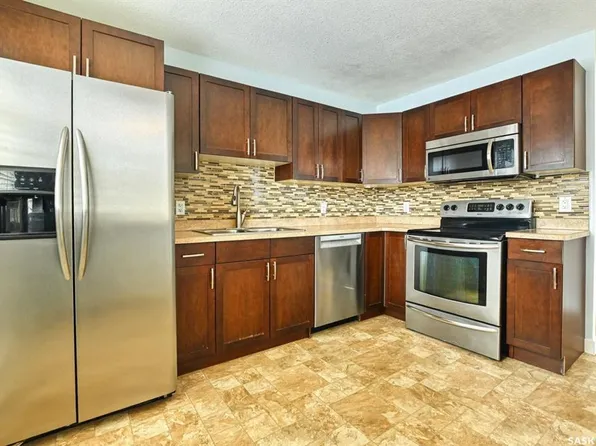 UNIT 11-2121 Rae STREET, Regina, SK S4T 2E8