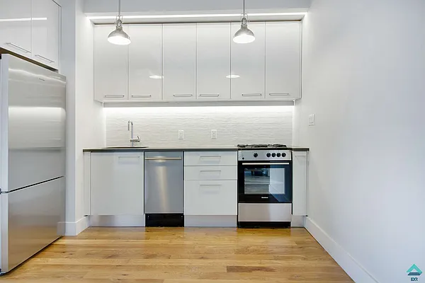 Rented by EXR | media 4