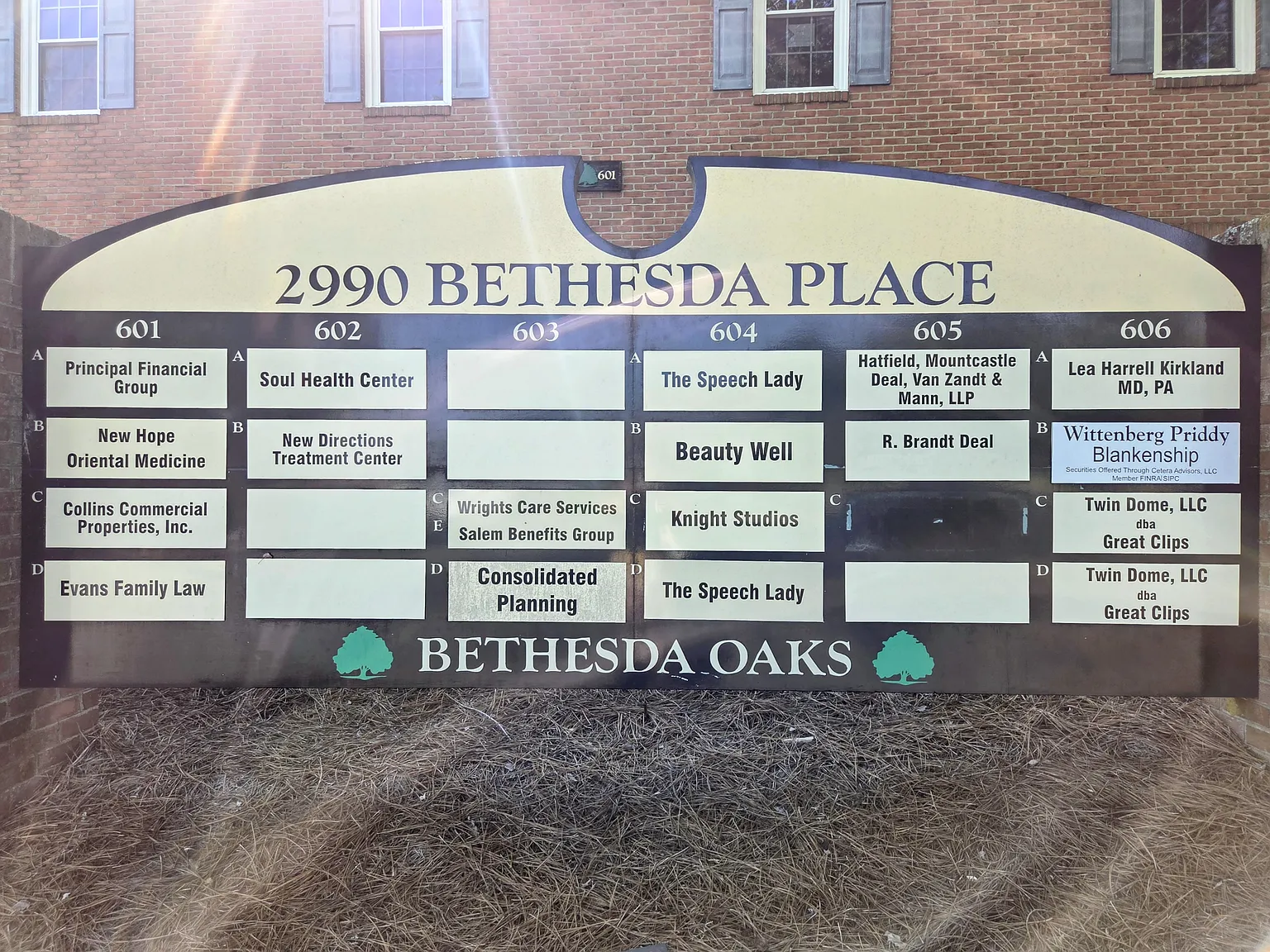4 bed, 1000 sqft, $1,100 — Photo 1