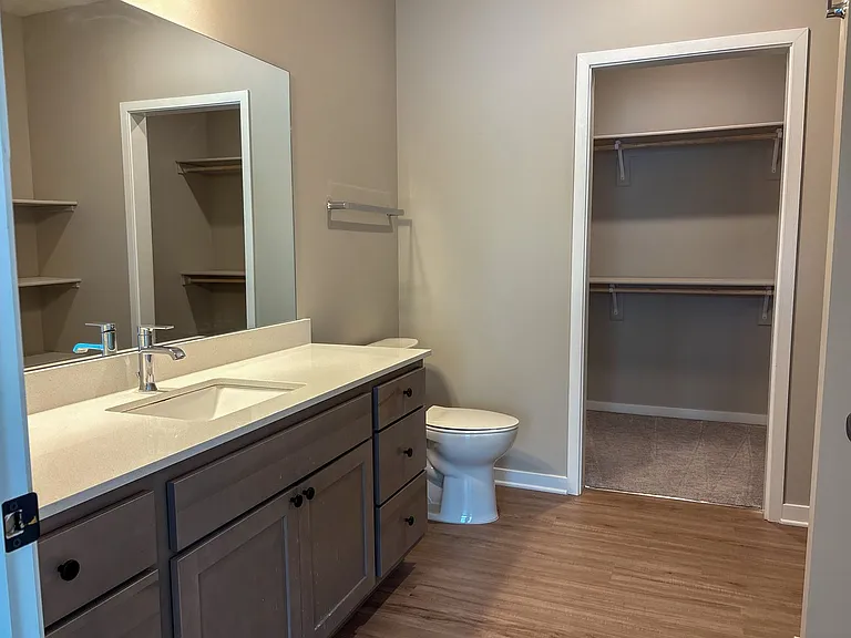 Level at Village Gardens — Photo 112