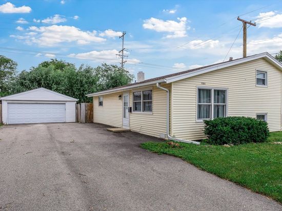 1105 Denver Dr, Carpentersville, IL 60110