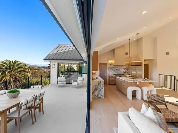 3920 Holly Brae Ln, Carlsbad, CA 92008