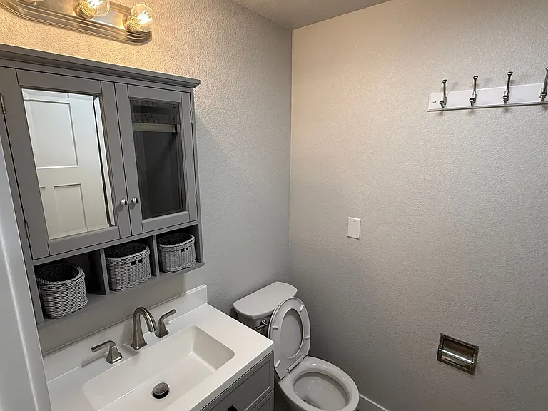 301 S Columbus Ave — Photo 8