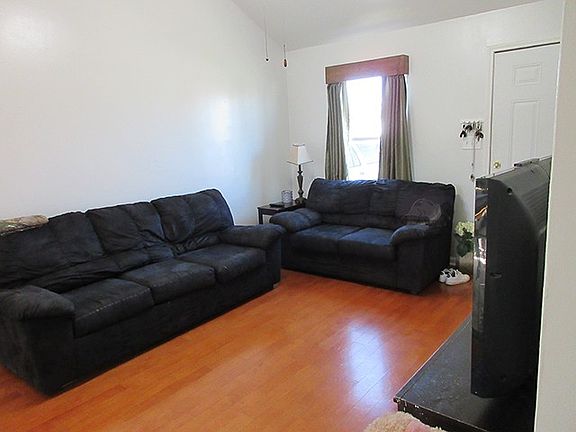 4th image of 567 Jacquie Dr #44