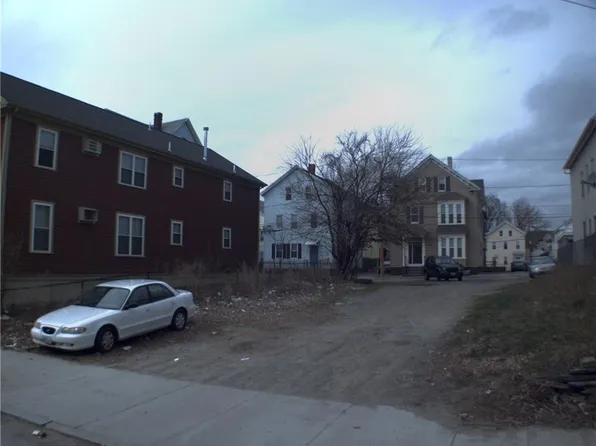 79 Goddard St, Providence, RI 02908