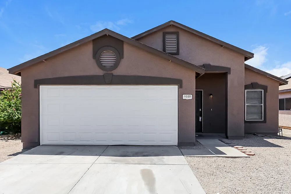 4 bed, 2.0 bath, 1756 sqft, $1,820 — Photo 1