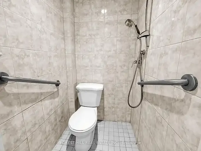 419 Dufferin St #1A — Photo 11