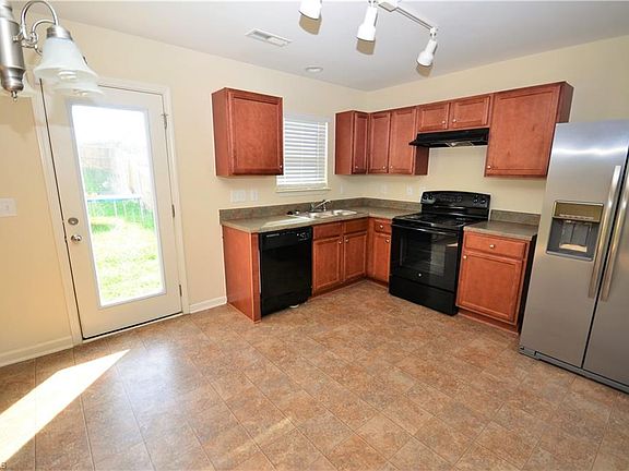 4th image of 4206 Waterlyn Ct