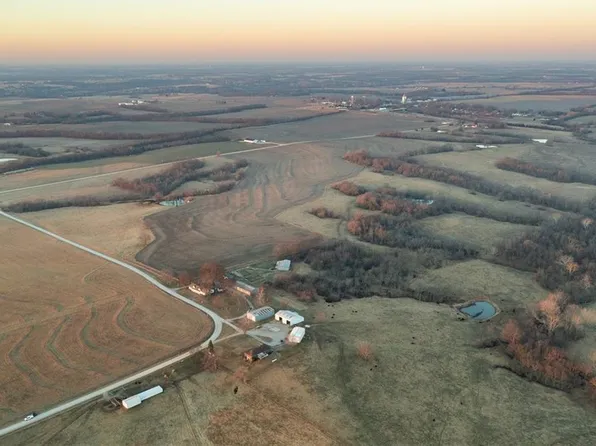 52 SW 401st Rd, Centerview, MO 64019