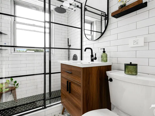 70-25 Yellowstone Boulevard image 21 of 34