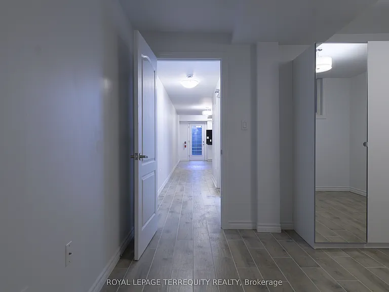 665 Crawford St #BASEMENT — Photo 11