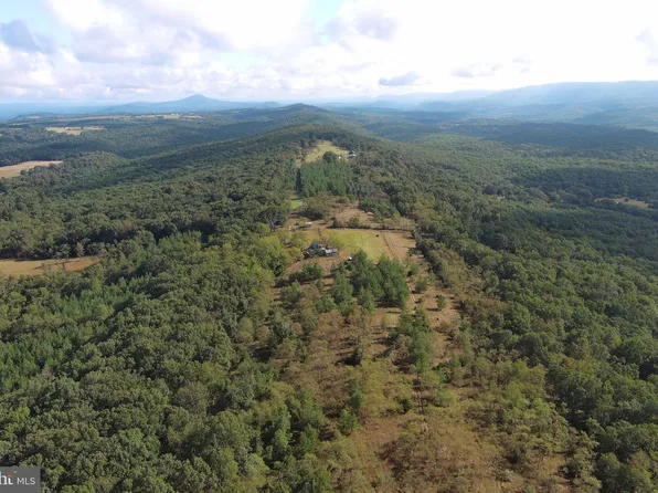 1426 Rowzee, Points, WV 25437