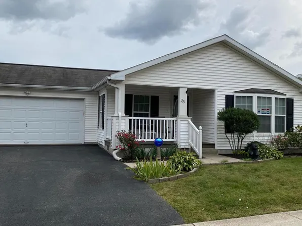 33 Random Rd, Douglassville, PA 19518