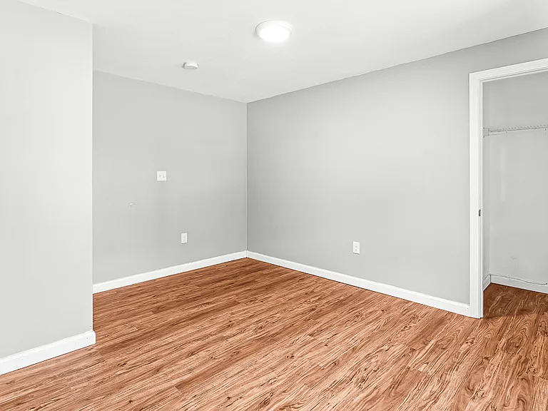 38 Idora Ave — Photo 24