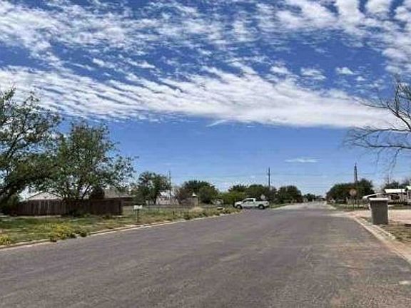 Exterior Neighborhood (street photo)