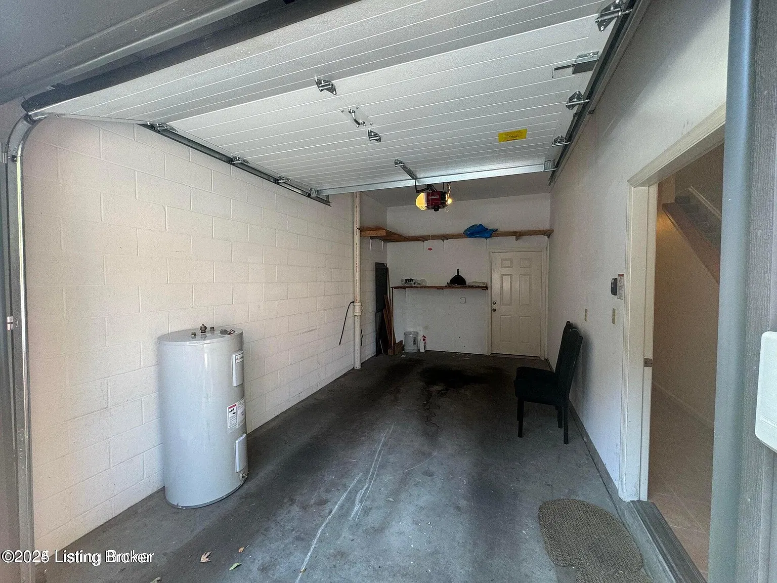 2 bed, 2.5 bath, 1816 sqft, $1,700 — Photo 2