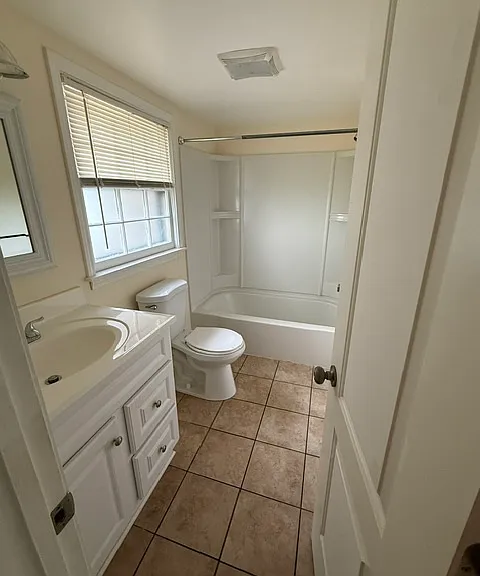 12240 N Saint Joseph Ave — Photo 12